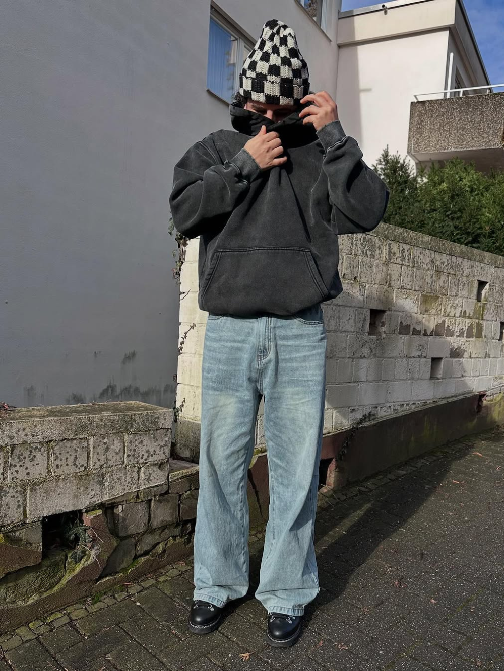 ESSENTIAL WASHED HOODIE