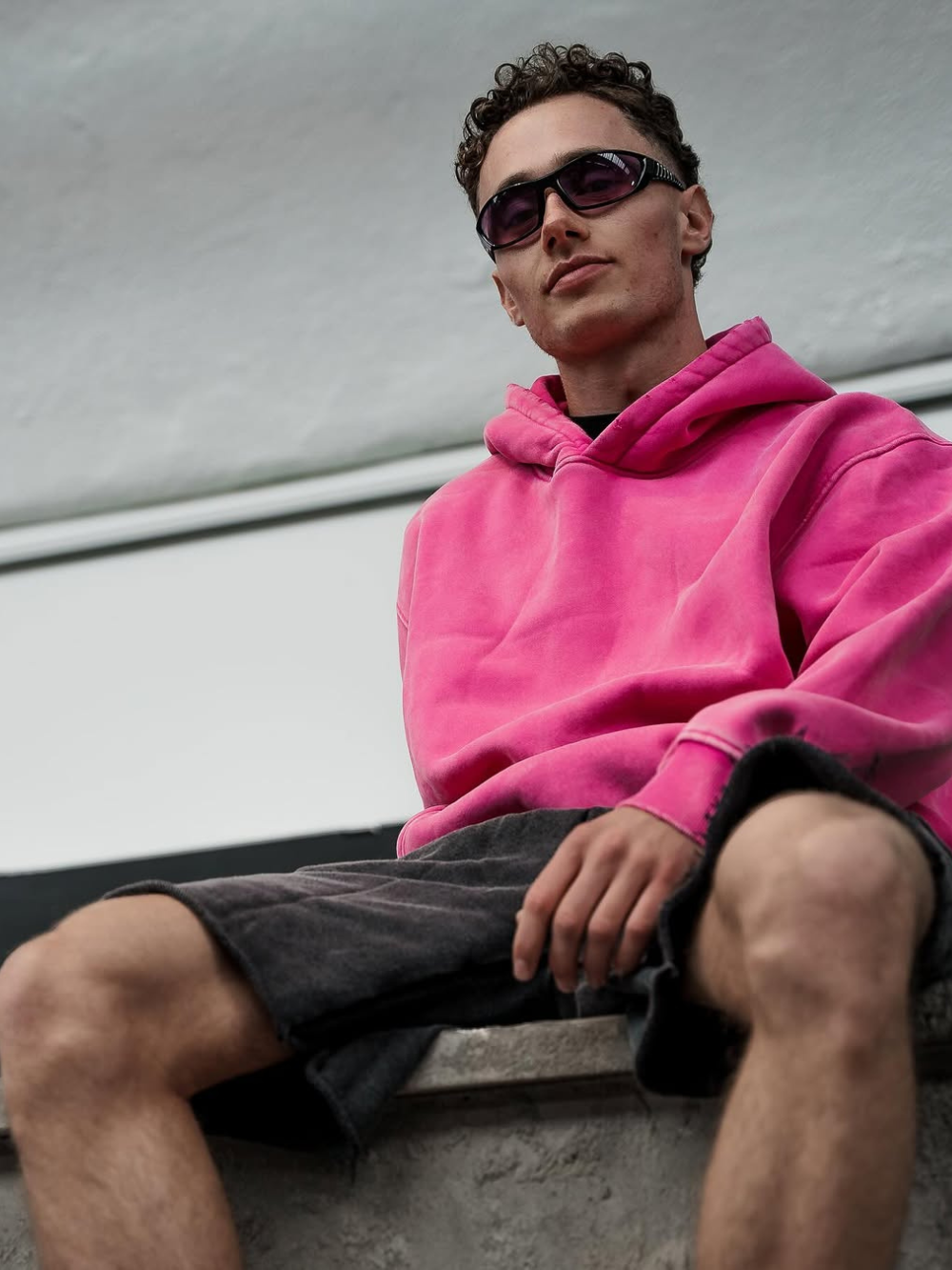 ESSENTIAL WASHED HOODIE