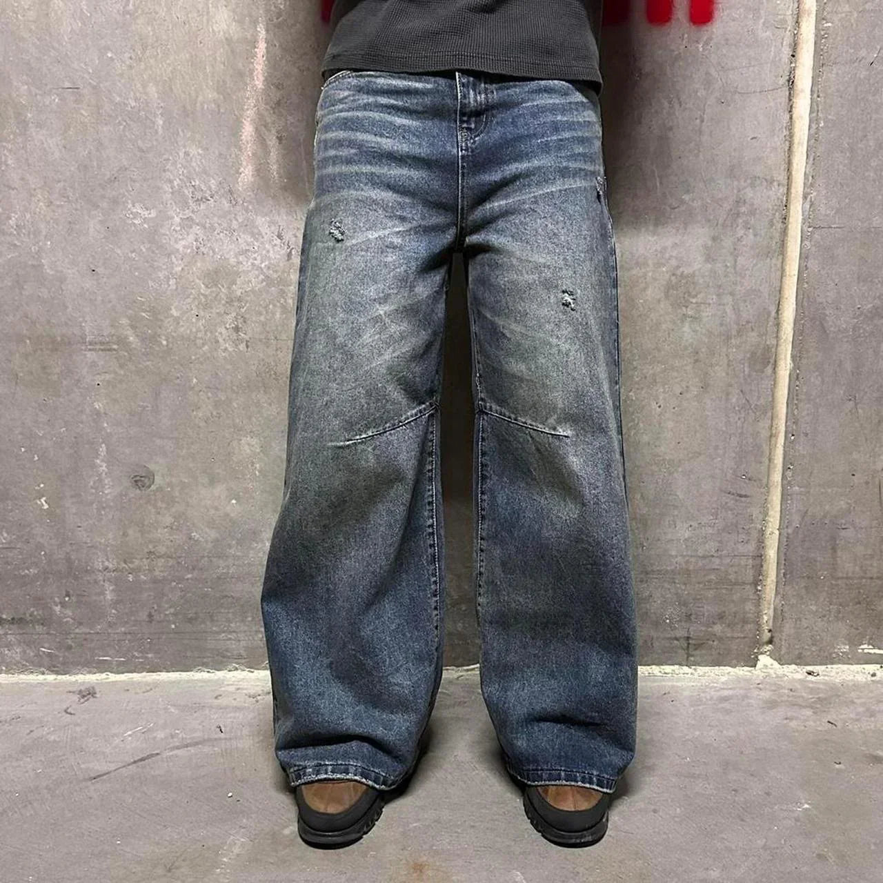 DISTRESSED DENIM